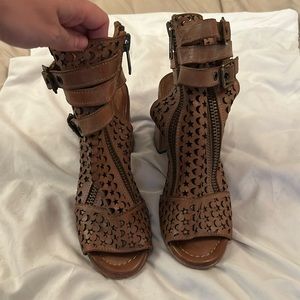 Freebird Theresa- Size 9- brown (saddle) leather heel